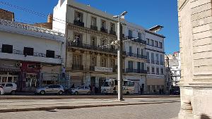 ORAN BD JOFFRE A DROITE UNE AILE DU THEATRE ET LE COIN DE LA MAISON DARMON